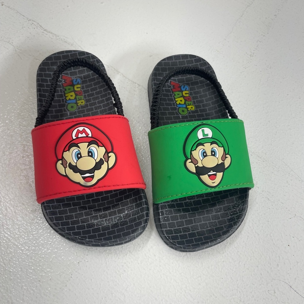 Nintendo Super Mario Kids Sandals - Red & Green